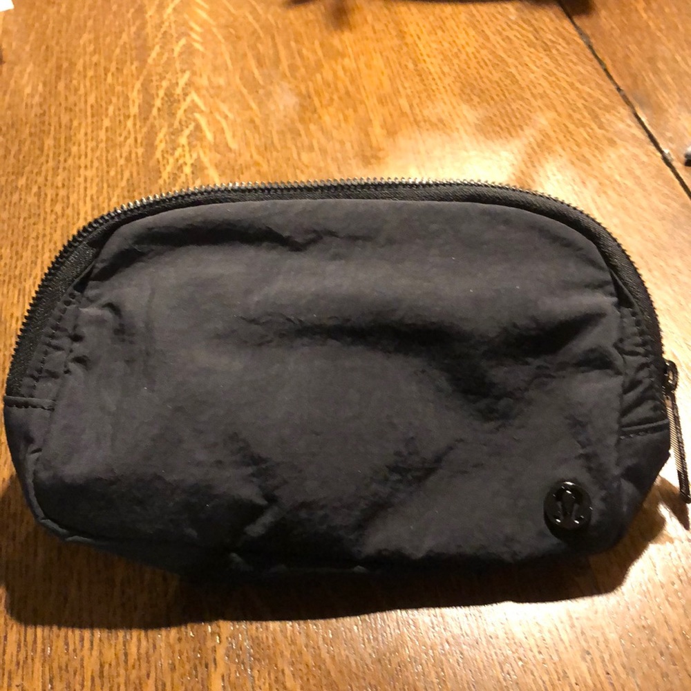 Lululemon Everywhere Belt Bag - Black